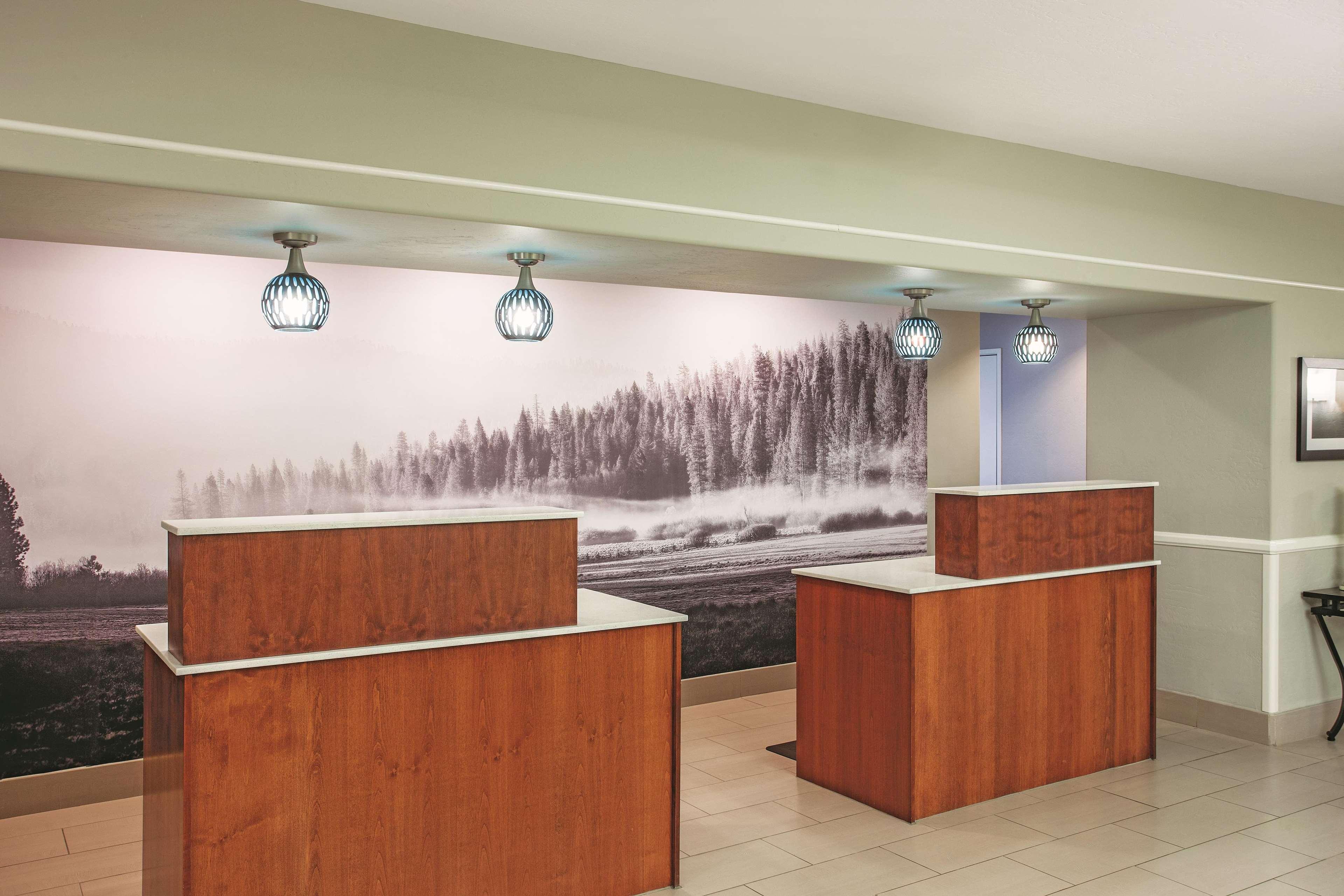 La Quinta By Wyndham Bakersfield North Hotel Exterior photo