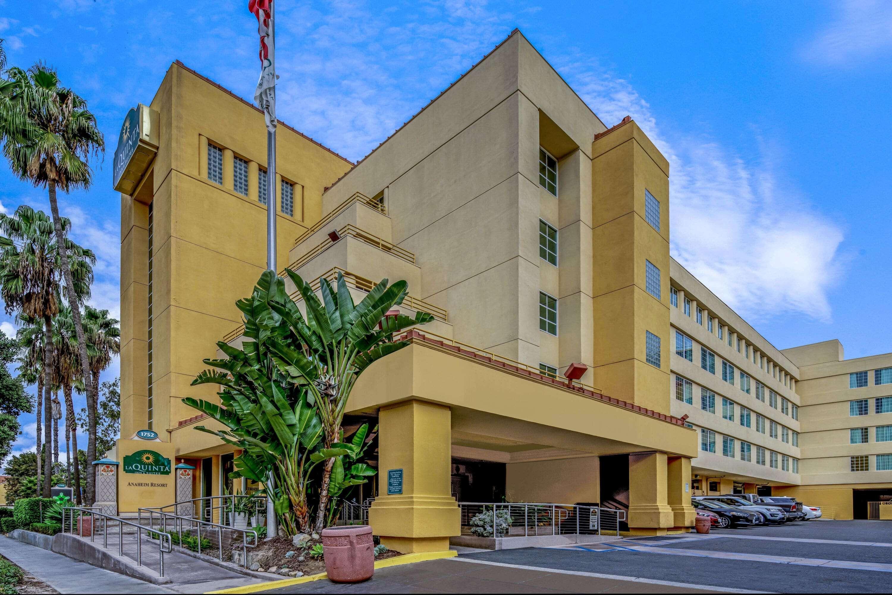 La Quinta By Wyndham Bakersfield North Hotel Exterior photo