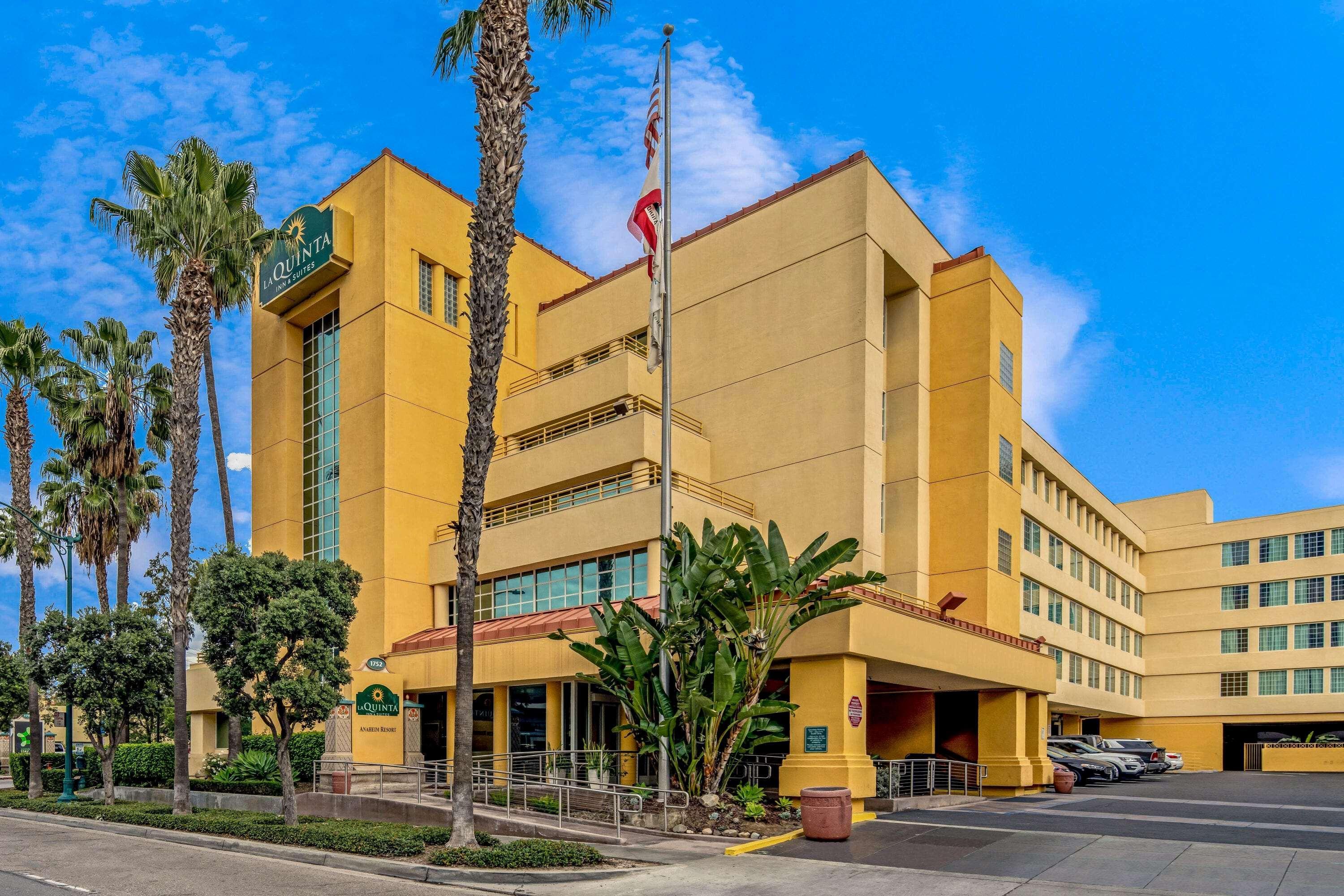La Quinta By Wyndham Bakersfield North Hotel Exterior photo