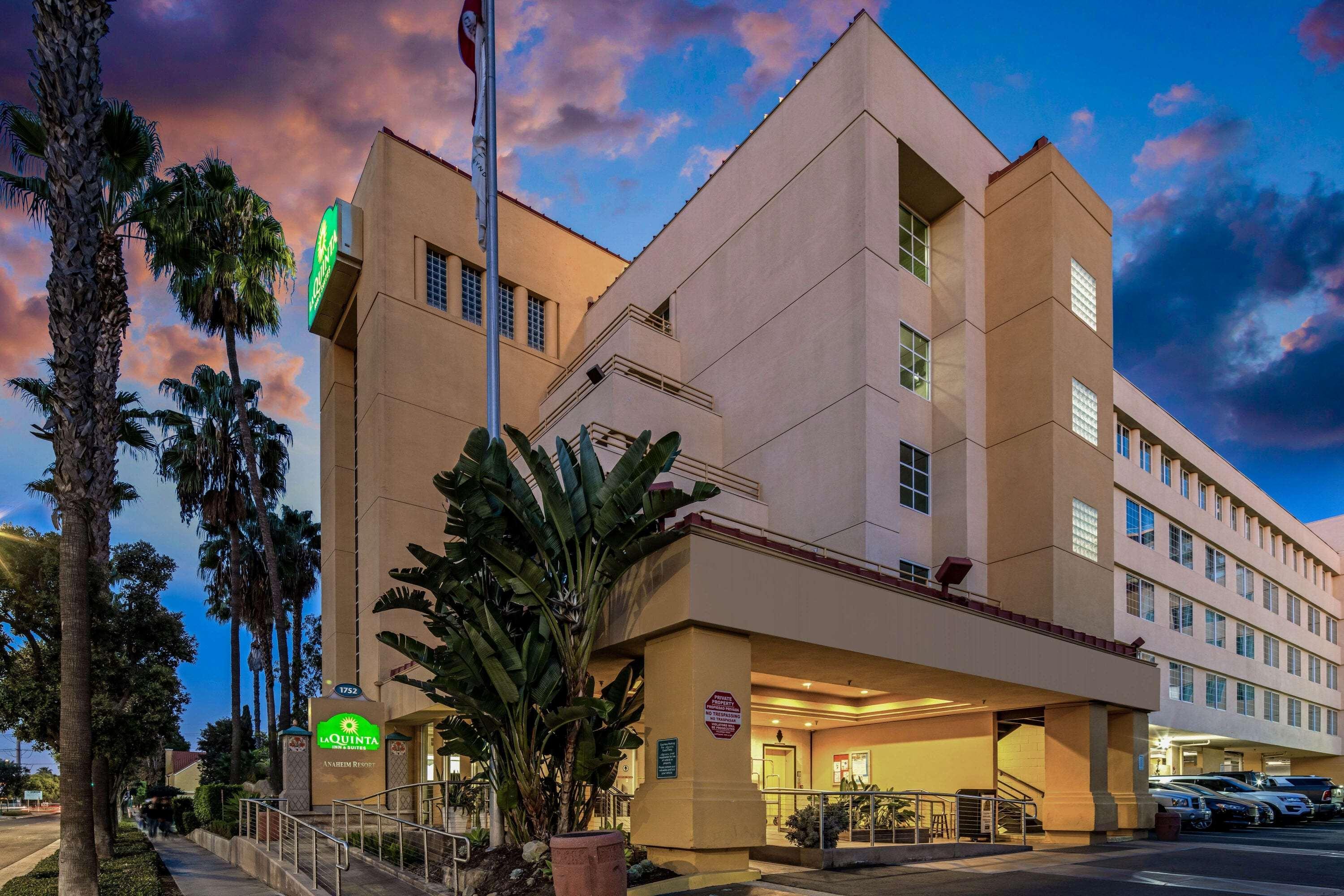 La Quinta By Wyndham Bakersfield North Hotel Exterior photo